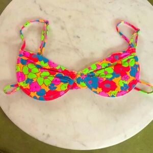 😎 Frankie’s Bikinis swim